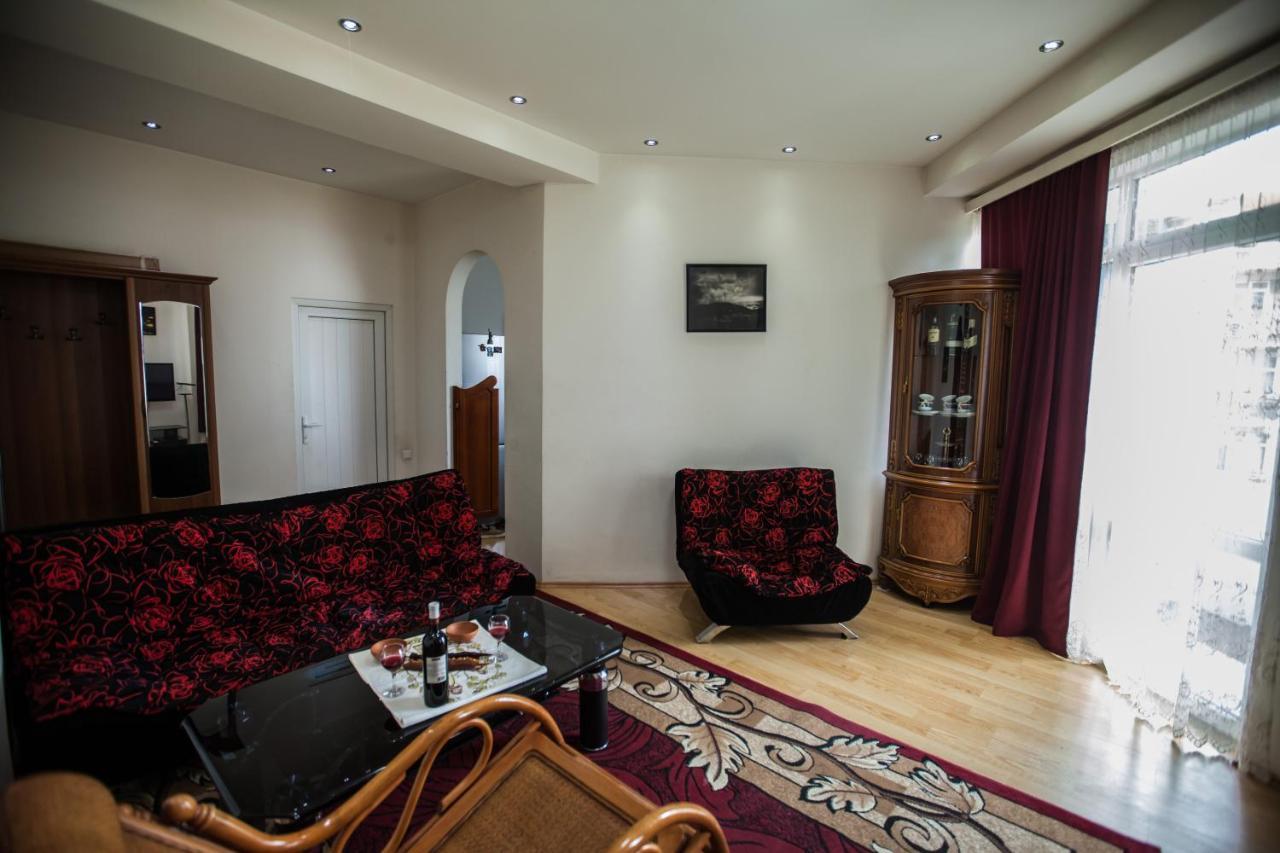 Sunny Apartments. Tbilisi. 300 Aragveli المظهر الخارجي الصورة